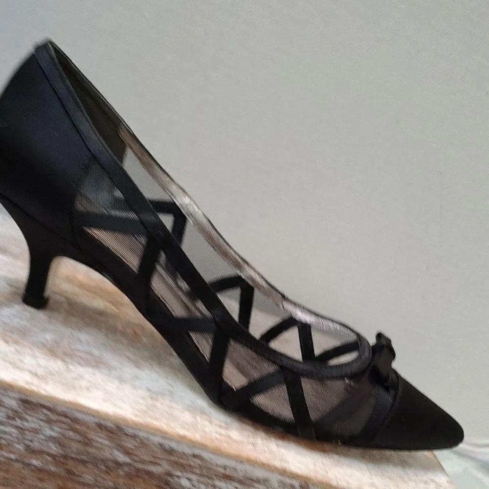 Adrianna Papell Black Heels with Elegant Strap And Mesh Design A3